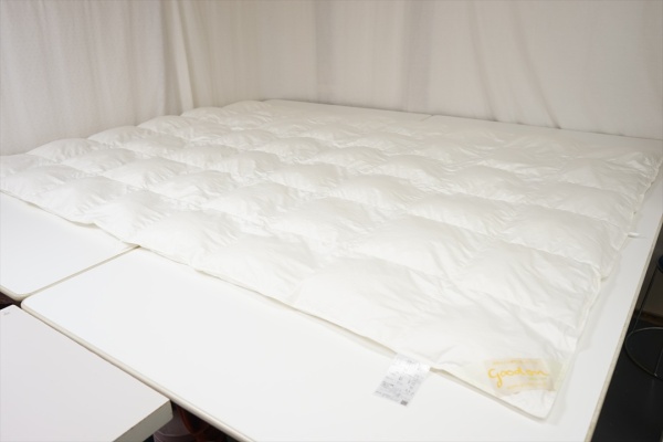 新たに羽毛布団を購入しようとwebで検索して貴社の羽毛布団の性能と価格に惹かれました。画像