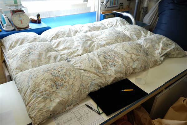 兵庫県伊丹市より「そろそろ寝具を見直す時期に来ているので」と「羽毛の診断」でご来店画像