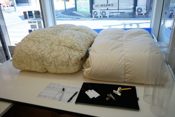 ベッドがダブルサイズなのでシングル2枚をダブルの羽毛布団にしたい画像